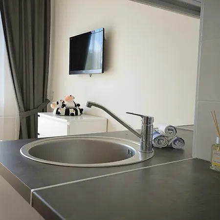 Town Apartment *